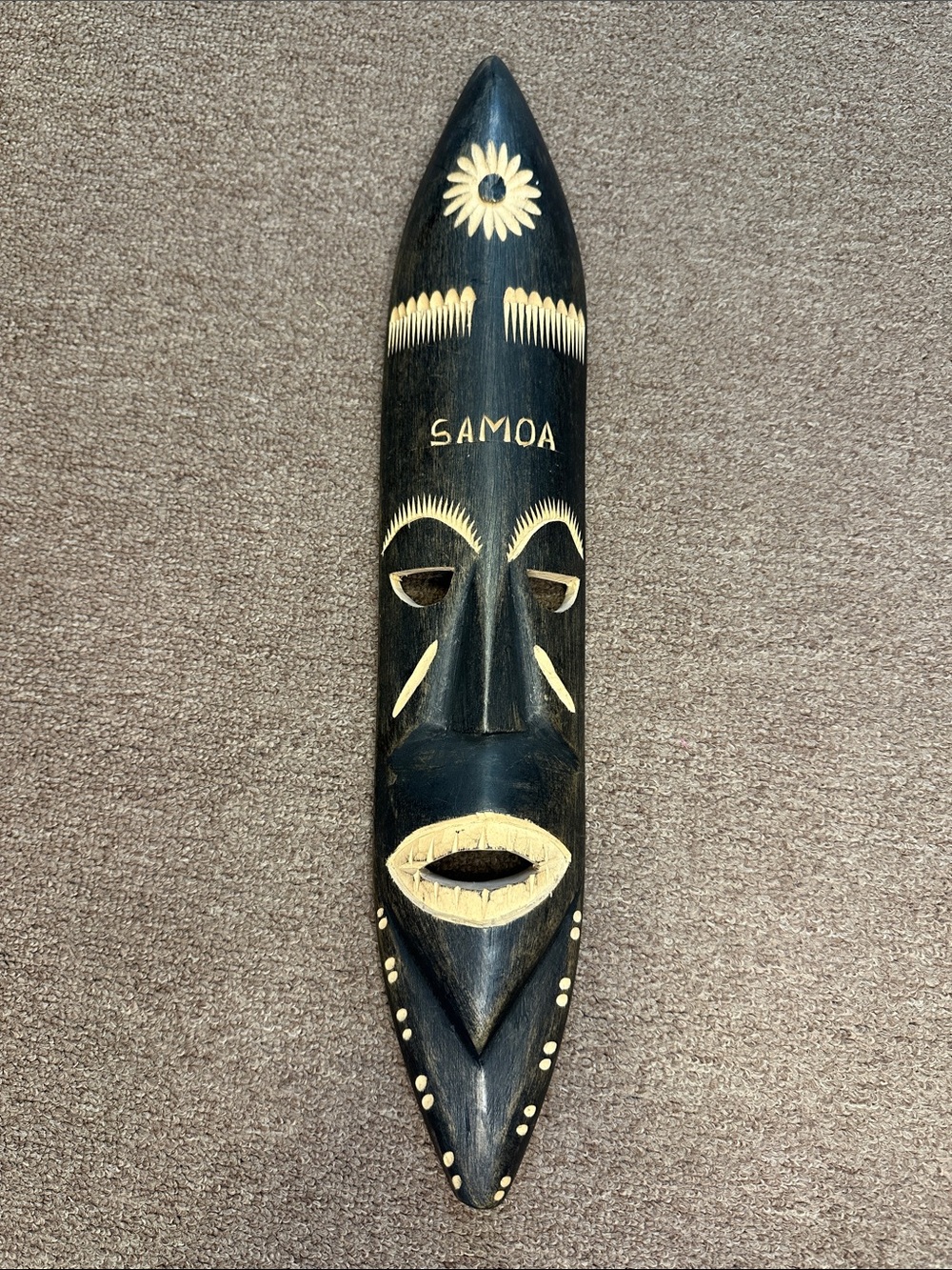 somoa wood carving tribal wall hanging. pre-owned